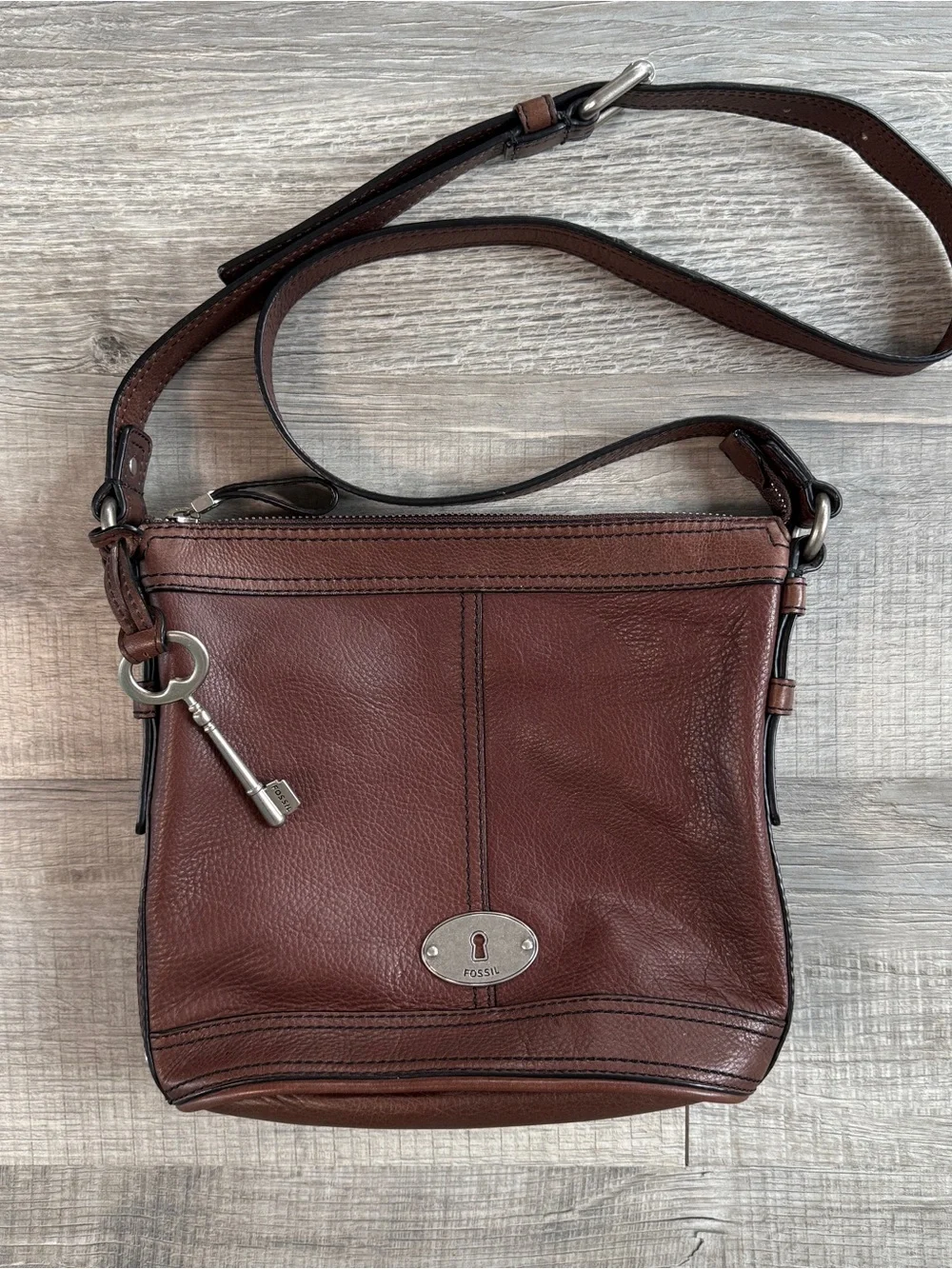 Fossil Maddox Leather Bucket Hobo Bag